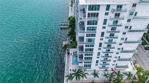 7939 East Dr #15, North Bay Village, FL 33141