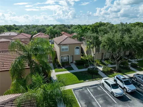 16210 Emerald Cove Rd, Weston, FL 33331