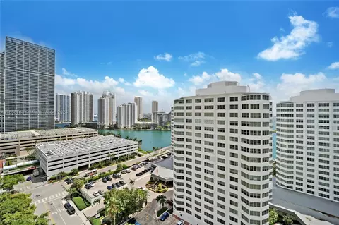 950 Brickell Bay Dr #1611, Miami, FL 33131