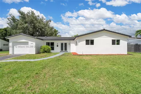 10627 SW 102nd St, Miami, FL 33176