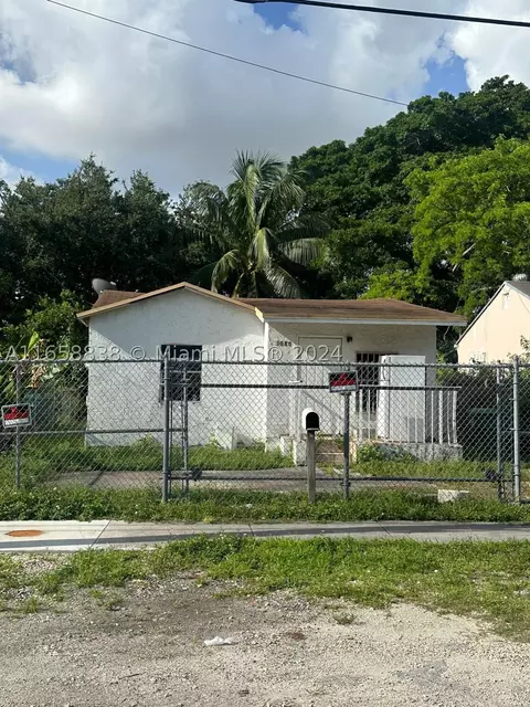 3080 NW 55th St, Miami, FL 33142