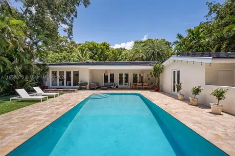 1000 S Alhambra Cir, Coral Gables, FL 33146