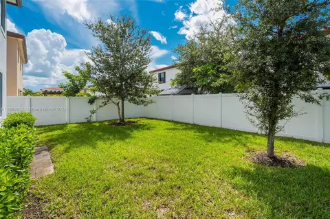 10522 W 35th Ln, Hialeah, FL 33018 photo 28