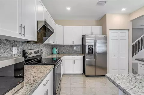 10522 W 35th Ln, Hialeah, FL 33018 photo 15