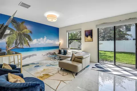 10522 W 35th Ln, Hialeah, FL 33018 photo 8