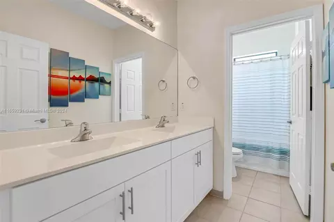 10522 W 35th Ln, Hialeah, FL 33018 photo 18