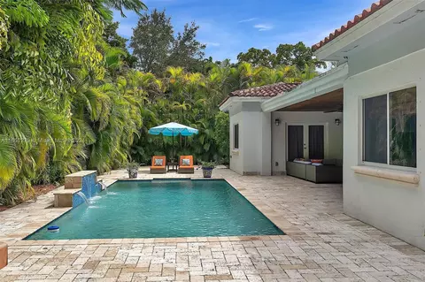 Exterior - 1011 Madrid St, Coral Gables, FL 33134 photo 8 of 13