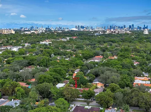 View/Area - 1011 Madrid St, Coral Gables, FL 33134 photo 2 of 4