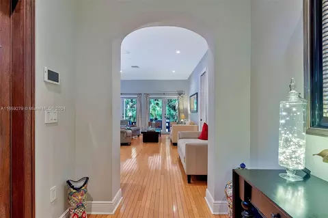 Entry Way - 1011 Madrid St, Coral Gables, FL 33134 photo 5 of 10