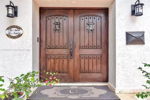 Entry Way - 1011 Madrid St, Coral Gables, FL 33134 photo 2 of 10