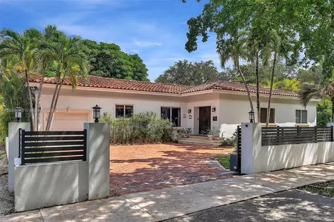 Exterior - 1011 Madrid St, Coral Gables, FL 33134 photo 4 of 13