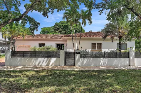 Exterior - 1011 Madrid St, Coral Gables, FL 33134 photo 2 of 13