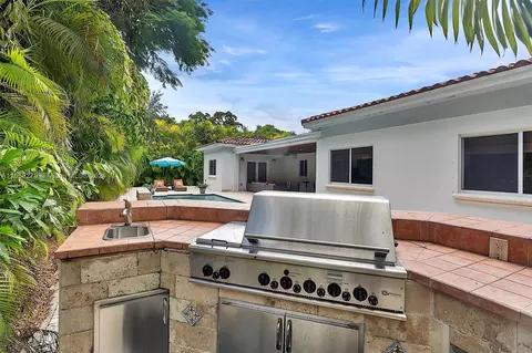 Exterior - 1011 Madrid St, Coral Gables, FL 33134 photo 13 of 13