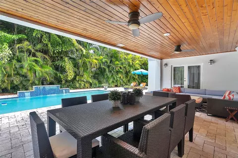 Exterior - 1011 Madrid St, Coral Gables, FL 33134 photo 5 of 13