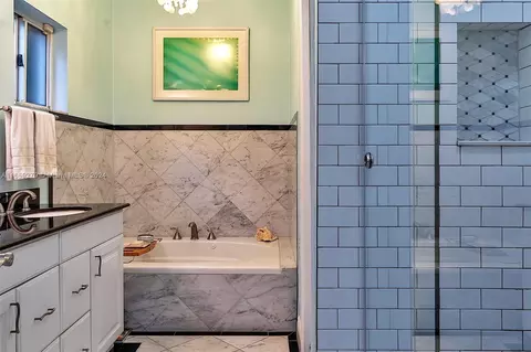 Bath - 1011 Madrid St, Coral Gables, FL 33134 photo 3 of 4