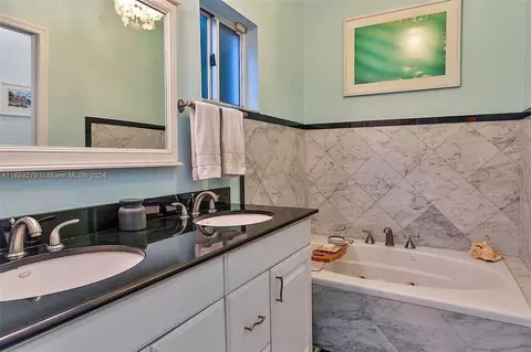 Bath - 1011 Madrid St, Coral Gables, FL 33134 photo 4 of 4