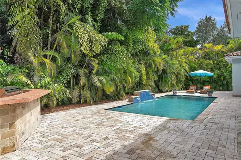 Exterior - 1011 Madrid St, Coral Gables, FL 33134 photo 9 of 13