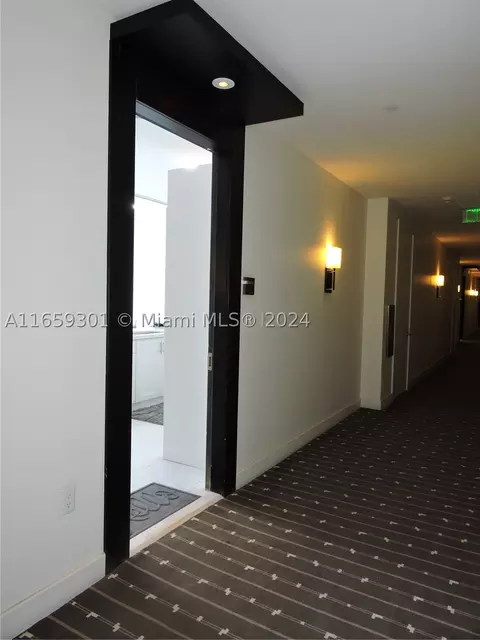 200 Biscayne Boulevard Way #4712, Miami, FL 33131