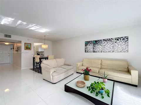 1251 SW 125th Ave #402T, Pembroke Pines, FL 33027