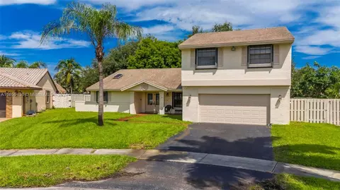 14561 Fairfax Pl, Davie, FL 33325