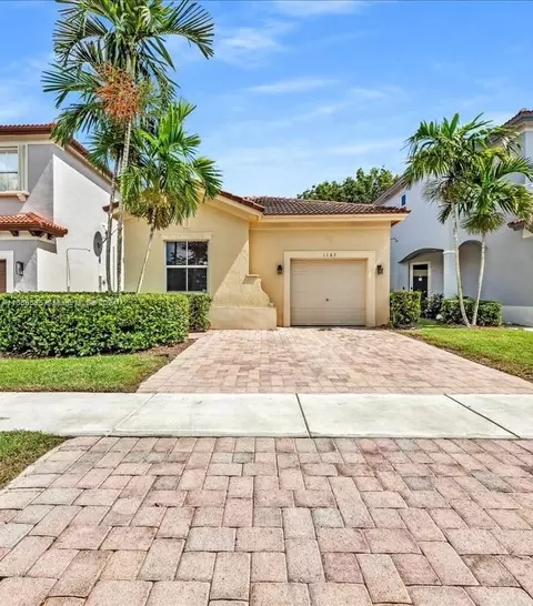 1163 NE 40th Rd, Homestead, FL 33033