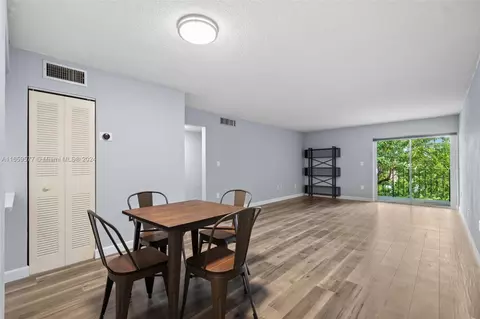 1890 W 56th St #1318, Hialeah, FL 33012