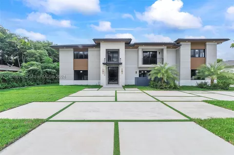 7530 SW 62nd St, South Miami, FL 33143