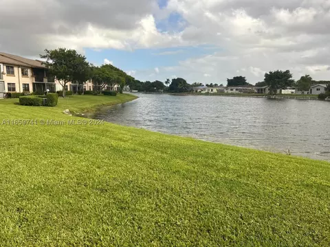 9820 W Mcnab Rd #106, Tamarac, FL 33321