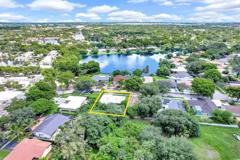 14530 Sabal Dr, Miami Lakes, FL 33014 photo 39