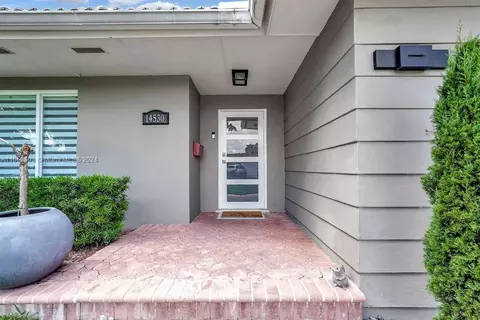 14530 Sabal Dr, Miami Lakes, FL 33014 photo 3