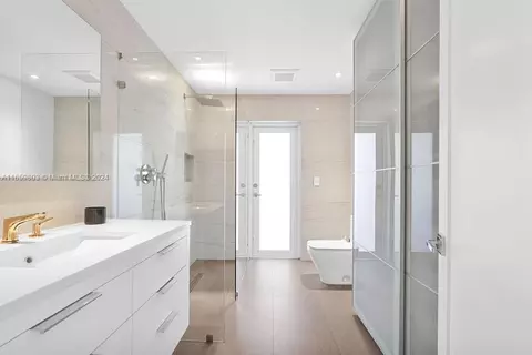 14530 Sabal Dr, Miami Lakes, FL 33014 photo 22