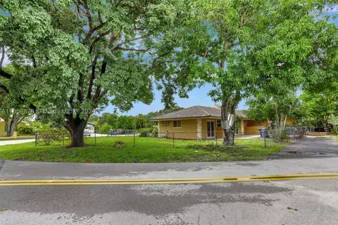 1699 NE 33rd St, Oakland Park, FL 33334
