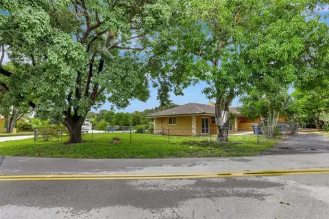 1699 NE 33rd St, Oakland Park, FL 33334