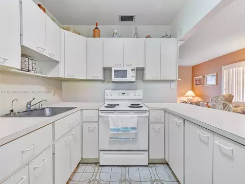665 E 8th Ct, Hialeah, FL 33010 photo 6