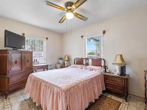 665 E 8th Ct, Hialeah, FL 33010 photo 10