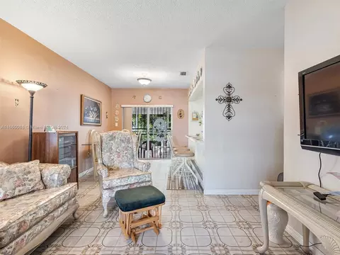 665 E 8th Ct, Hialeah, FL 33010 photo 4