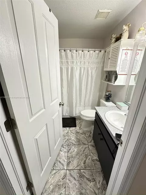 Bath - 5421 Watson Rd, Riverview, FL 33578 photo 1 of 8