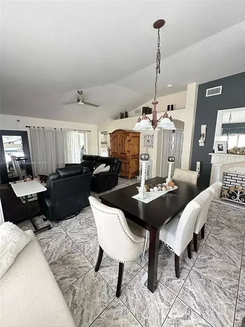 Dining - 5421 Watson Rd, Riverview, FL 33578 photo 5 of 5