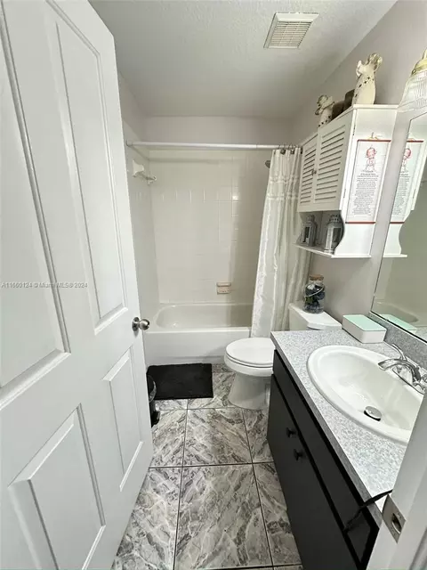 Bath - 5421 Watson Rd, Riverview, FL 33578 photo 3 of 8