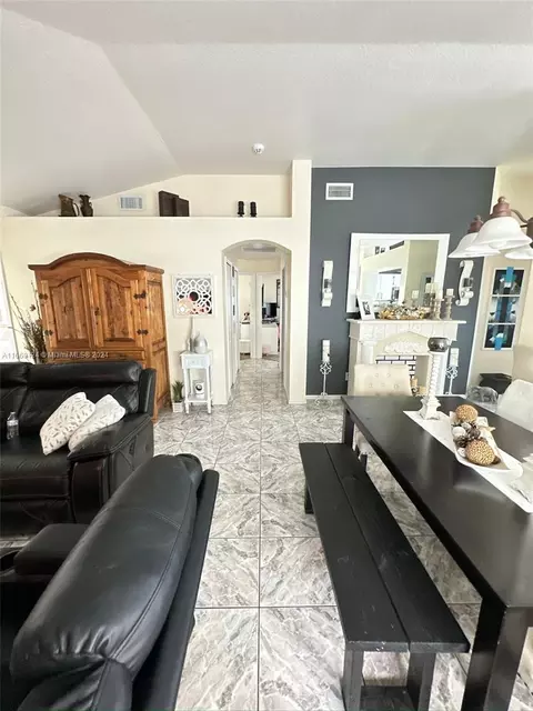 Entry Way - 5421 Watson Rd, Riverview, FL 33578 photo 4 of 7