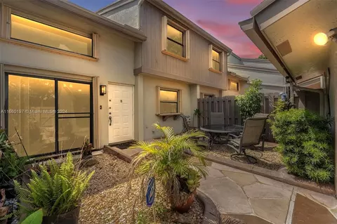 11240 SW 104th St, Miami, FL 33176