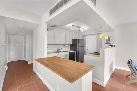 Undisclosed, Key Biscayne, FL 33149 photo 20