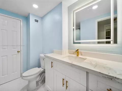 800 SE West Ave #303, Miami Beach, FL 33139