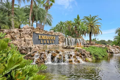 10452 Santiago St, Hollywood, FL 33026