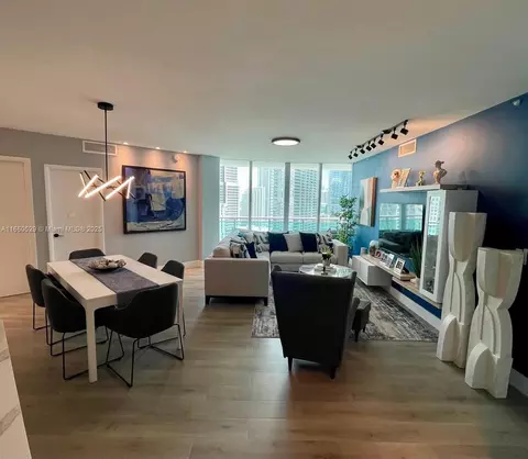 350 S Miami Ave #2902, Miami, FL 33130