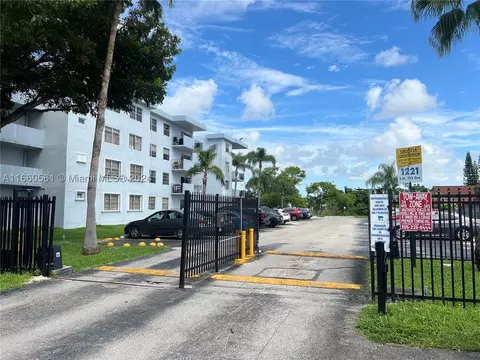 1221 SW 122nd Ave #303, Miami, FL 33184