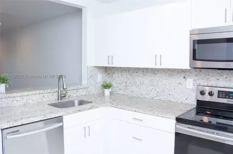 7865 Camino Real #L-403, Miami, FL 33143