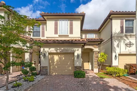 3293 W 94th Ter, Hialeah, FL 33018