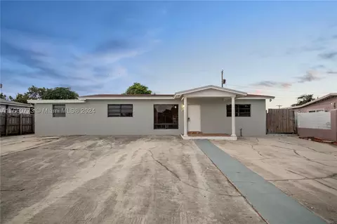 12341 SW 190th St, Miami, FL 33177