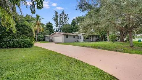 7425 SW 126th St, Pinecrest, FL 33156